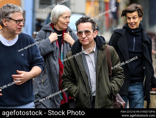 16 December 2023, Bremen: Masha Gessen (2nd from right), publicist from the USA, attends the presentation of the Hannah Arendt Prize in event room F61