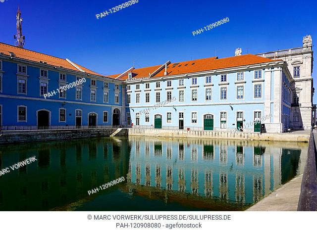 13.05.2019, Lisbon, capital of Portugal on the Iberian Peninsula in the spring of 2019. The back of the west tower (goalreão Poente) of the building around the...