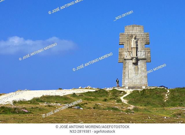 Pointe de Penhir, Monument to the Bretons, Camaret Sur Mer, Finistere, Armorique regional natural park, Crozon peninsula, Chateaulin District, France, Europe