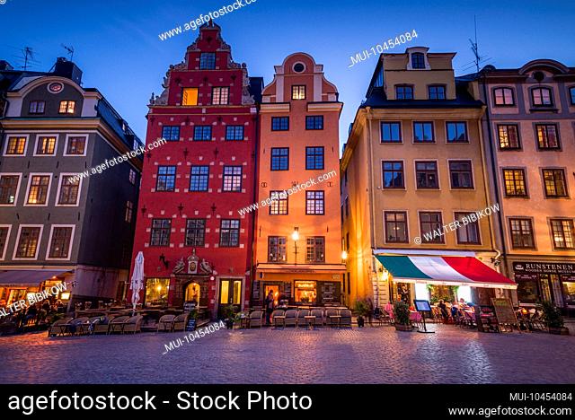 Sweden, Stockholm, Gamla Stan, Old Town, buildings of the Stortorget Square, dusk