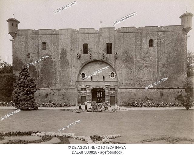 Facade of the Citadel, Turin, Piedmont, Italy, photograph from Istituto Italiano d'Arti Grafiche, Bergamo, 1909-1911