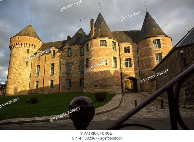 CHATEAU DE GACE, MILITARY EDIFICE BUILT IN THE 12TH CENTURY IN STONE AND RED BRICK, TRANSFORMED INTO A LORD'S RESIDENCE AND OCCUPIED BY THE ENGLISH DURING THE...