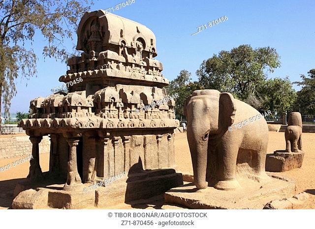 India, Tamil Nadu, Mamallapuram, Mahabalipuram, Five Rathas, rock temple, statues