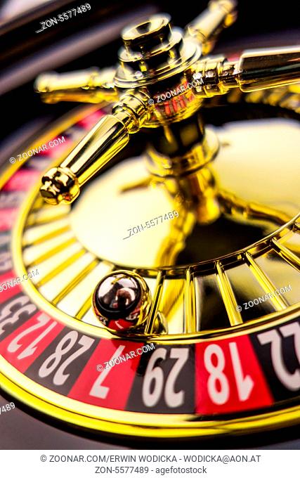 Der Zylinder eines Roulette Glücksspiel in einem Spielkasino. Gewinn und Verlust wird durch Zufall entschieden