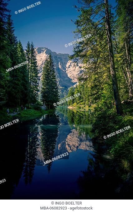 Italy, South Tirol, the Dolomites, Toblach (municipality), Bruneck, lake, mountain lake, Pragser Wildsee / Lake Prags