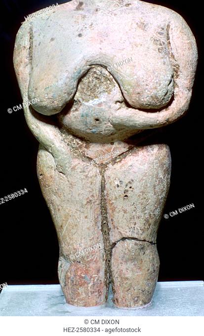 Fat lady' statuette from a copper-age temple on Malta, from the collection of the Valetta Museum, Malta. (3500-2300 BC)
