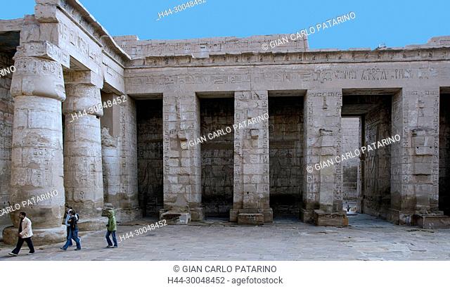 Medinet Habu, Luxor, Egypt, Djamet, mortuary temple of King Ramses III, ( XX dyn. 1185 -1078 B.C) – The colonnade in the first courtyard