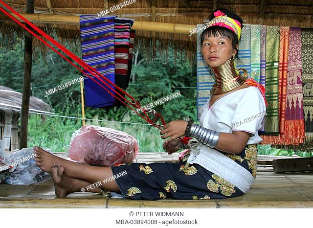 Thailand, Chiang May, Padaung-Stamm, woman, neck-jewelry, traditionally, weaves
