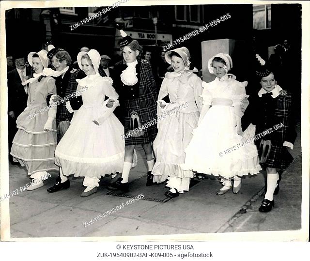 Sep. 02, 1954 - Children Dress Parade For Tattoo.: A feature of the Royal Artillery Searchlight Tattoo at Woolwich Stadium this morning