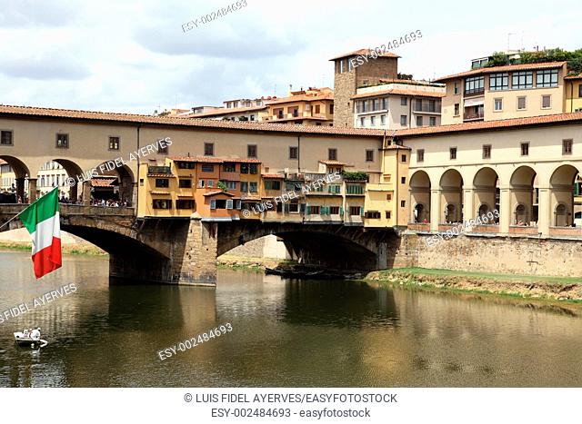 Arno River and Ponte Vecchio, Florence, UNESCO World Heritage Site, Tuscany, Italy, Europe