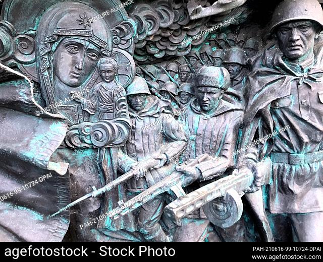 07 May 2021, Russia, Moskau: The new Russian military church near Moscow, the exterior of which features numerous reliefs depicting fighting soldiers and of...