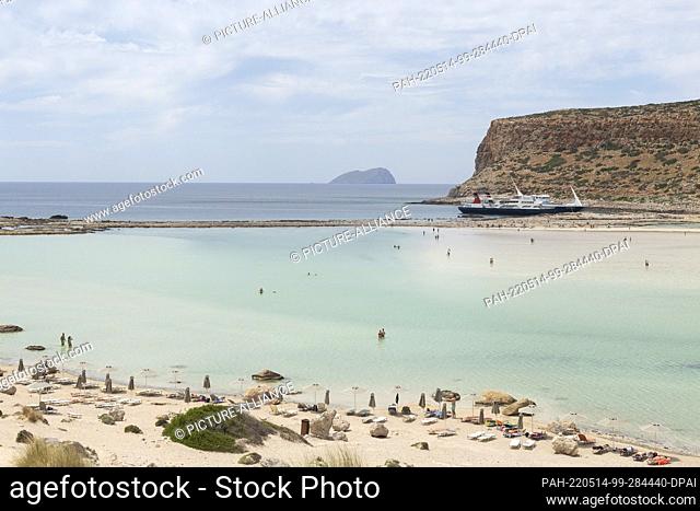 12 May 2022, Greece, Kissamos: Partial view of Balos beach and its lagoon in the northeastern part of the island of Crete