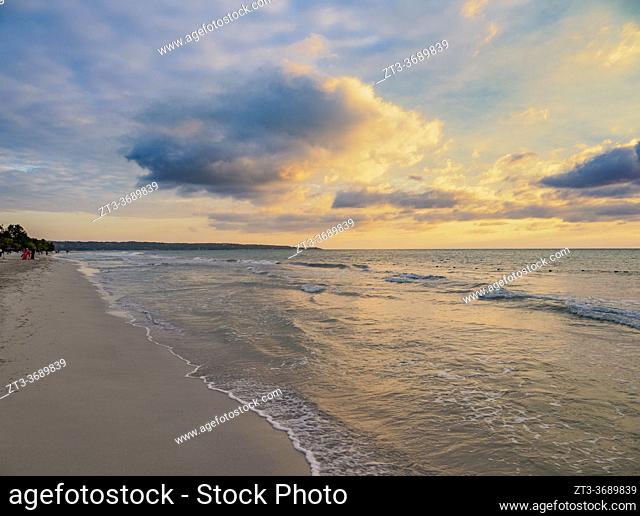 Seven Mile Beach at sunset, Long Bay, Negril, Westmoreland Parish, Jamaica