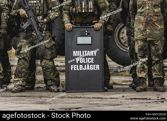 Feldjaeger soldiers, photographed as part of a capability show at the Bundeswehr armed forces base in Mahlwinkel, March 16, 2023