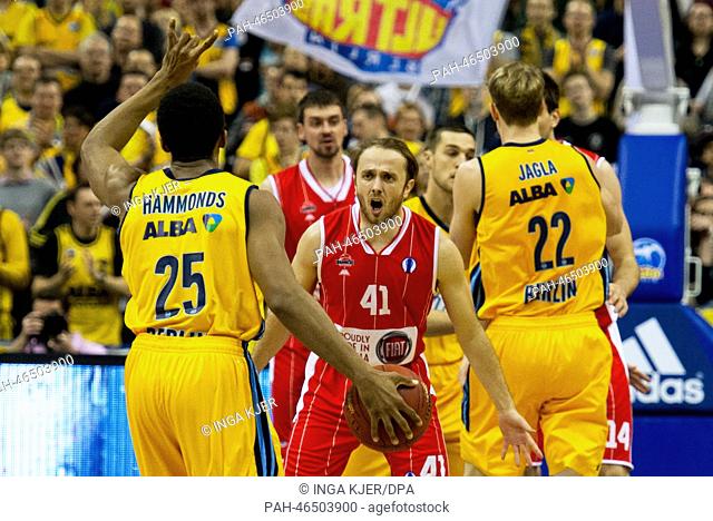 Berlin's Clifford Hammonds (L) vies for the ball with Kragujevac's Marko Marinovic during the Basketball Eurocup match between Alba Berlin and Radnicki...
