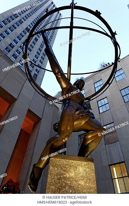 United States, New York City, Manhattan, Midtown, Rockefeller Center, statue of Atlas realized in 1936 by Lee Lawrie and Ren Chambellan