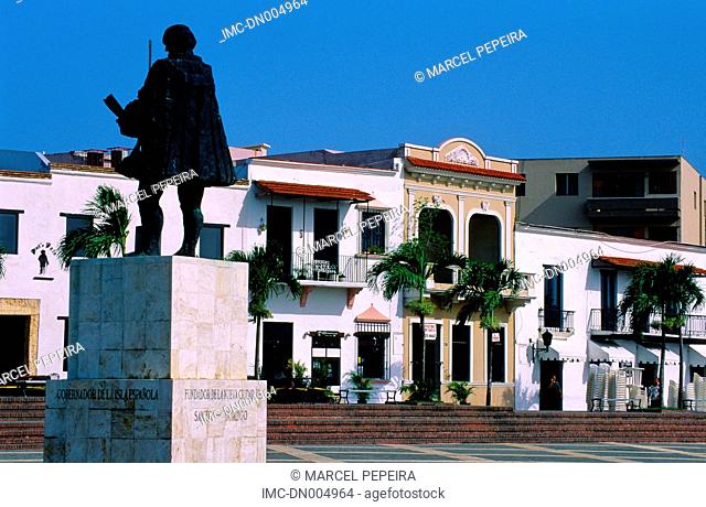 Dominican republic, Santo Domingo, colonial city, statue