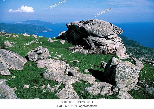 Granite boulders along the southern slopes of Mount Capanne, localilty of Macinelle, Elba, Arcipelago Toscano National Park, Tuscany, Italy