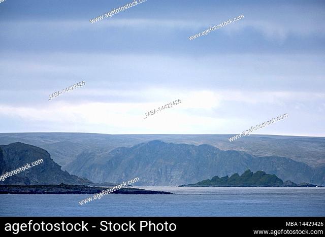 Norway, Troms og Finnmark, coastal landscape near Gamvik