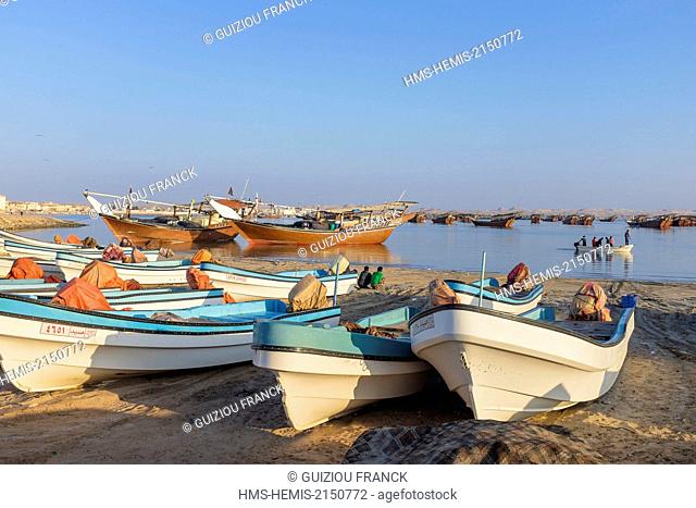Sultanate of Oman, gouvernorate of Ash Sharqiyah, Al Ashkarah fishing harbour
