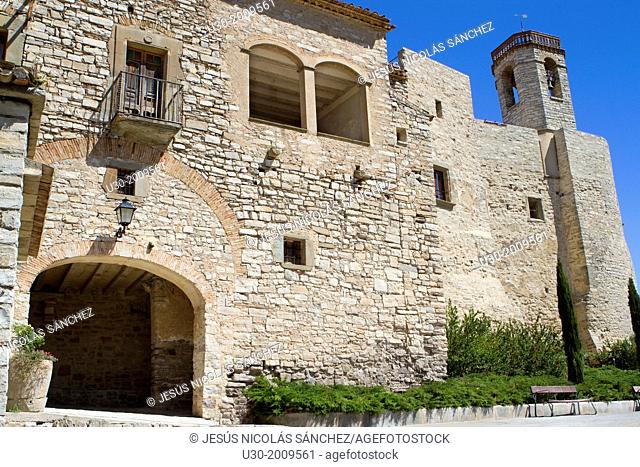 The only entrance to Montfalcó Murallat, a extremly small and fortified medieval village. Segarra. Lleida province. Spain