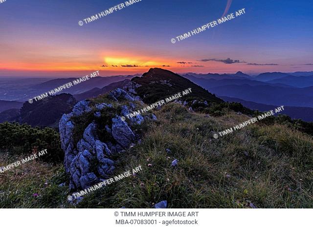Germany, Bavaria, Bavarian foothills, Lenggries, sunrise behind the Brauneck