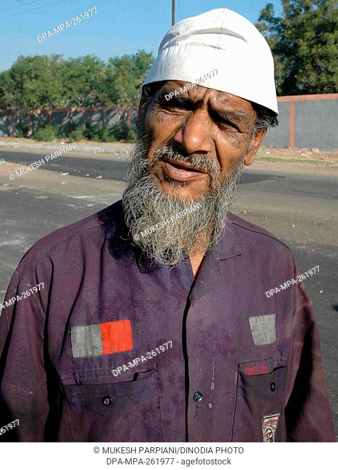 man standing on road, bhopal disaster, madhya pradesh, India, Asia