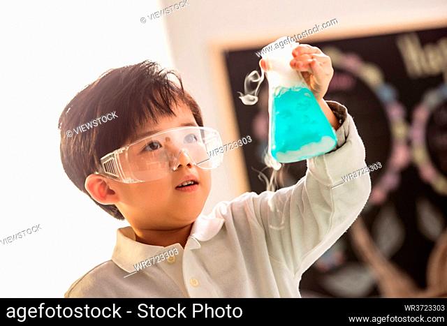 Children do science experiments