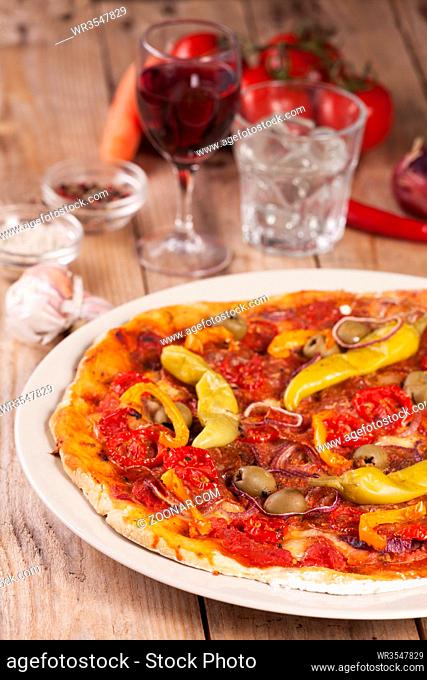 Detail einer Pizza mit peperoni