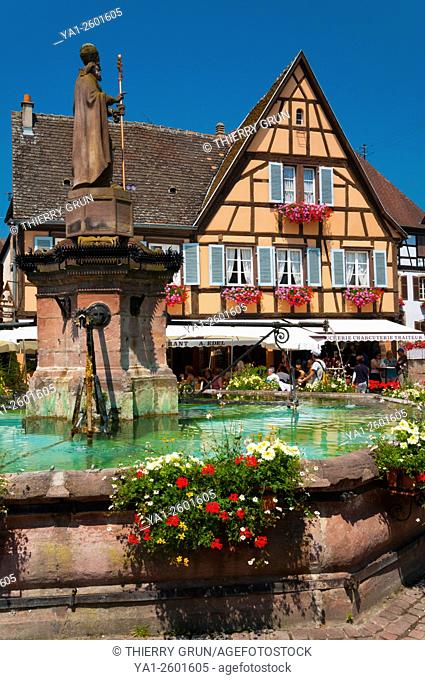 France, Haut Rhin (68), Eguisheim village (elected most beautiful french village), square Saint Leon
