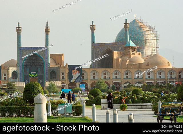 ISFAHAN, IRAN - OCTOBER 10, 2016: Imam Mosque on Meydan-e Imam on October 10, 2016 in Isfahan, Iran
