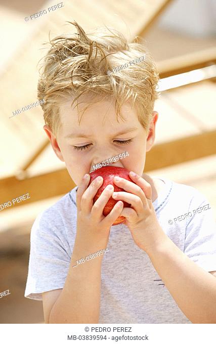 boy, apple, eat, portrait,    Child portrait, child, 5 years, blond, hair, roughs up, uncombed, eyes, closed, fruit, fruit, nutrition, healthy, snack, summer
