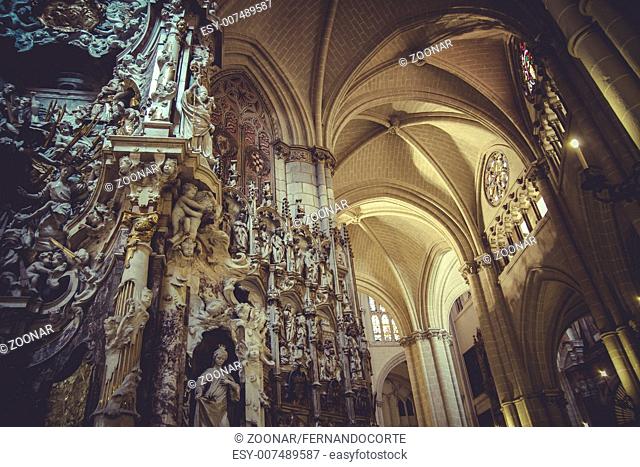 medieal high altar of the Cathedral of Toledo, gothic style sculptures churregesco
