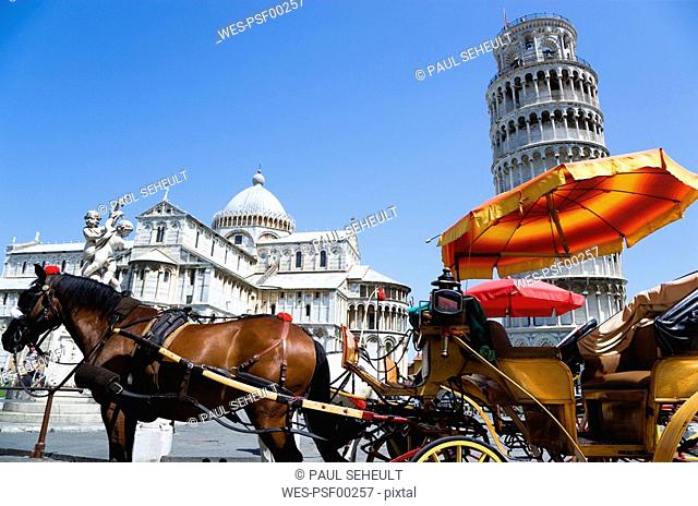 Italy, Tuscany, Pisa, Leaning Tower, One-horse carriage in foreground
