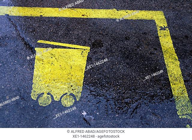 space for trash, Sant Vicenç de Castellet, Catalonia, Spain