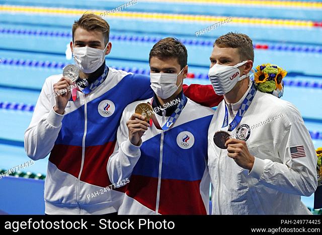 Award ceremony, left to right: Kliment KOLESNIKOV (ROC), 2nd place, silver medal, silver medal, silver medalist, silver medalist, Evgeny RYLOV (ROC), winner
