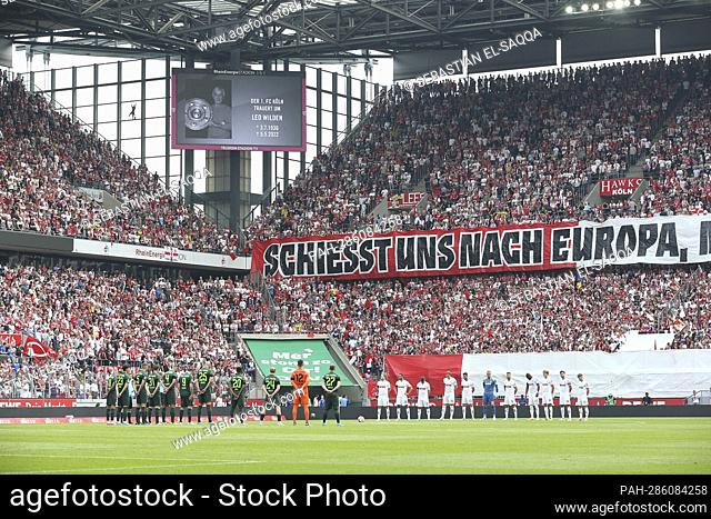 firo 1.Bundesliga. 2021/2022 Football: Fuvuball: 07.05.2022 1. FC Kv?ln Koeln - VfL Wolfsburg 0:1 mourning, minute of silence, silence, minute of mourning