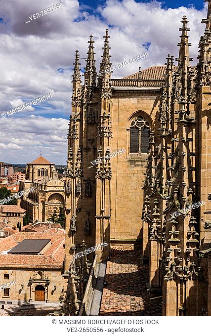 Spain, Castilla y Leon, Salamanca. The Catedral Nueva (New Cathedral) and, on the background, San Esteban Monastery