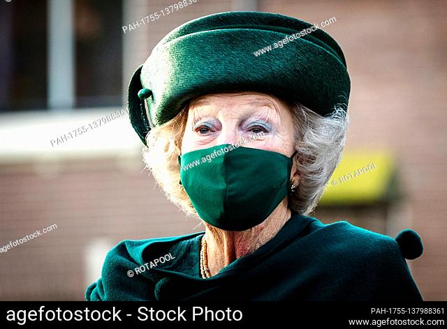 Princess Beatrix of The Netherlands arrives at the Dordrechts Museum inDordrecht, on December, 08-12-2020, to visit the exhibition Deeply rooted