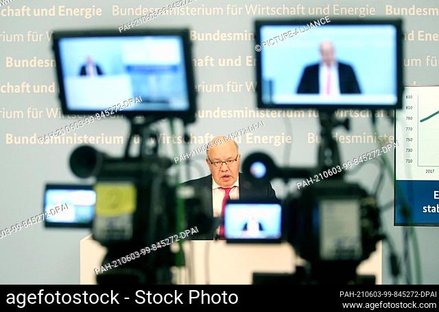 03 June 2021, Berlin: Peter Altmaier (CDU), Federal Minister of Economics, gives a press conference at the Federal Ministry of Economics