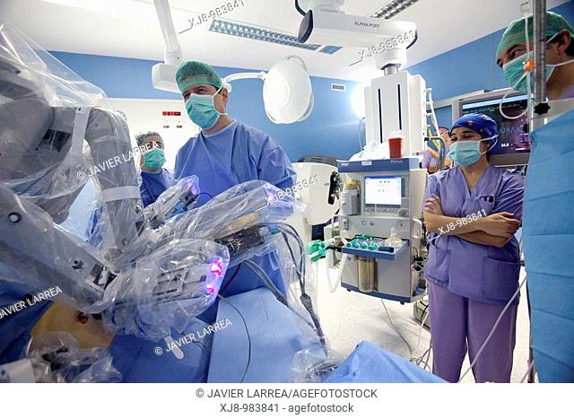 Operating room, prostate cancer robotic surgery, Da Vinci surgical robot, urology. Hospital Policlinica Gipuzkoa, San Sebastian, Donostia, Euskadi, Spain