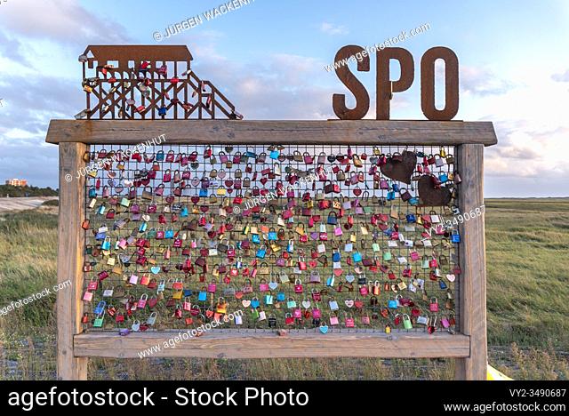 Installation for attaching love locks, Sankt Peter-Ording, North Sea, Schleswig-Holstein, Germany, Europe