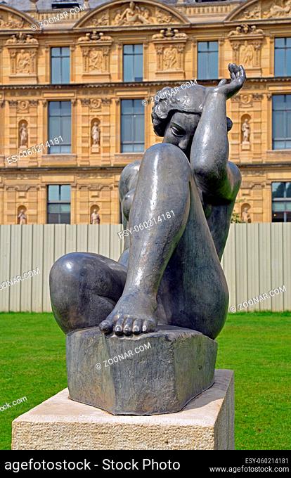 Jardin de Tuileries, Musee des Arts Decoratifs, meadow, sculpture, Woman, fragment, metal, Aristide Maillol
