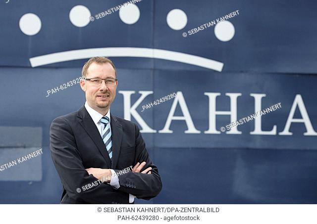 Holger Raithel, CEO of porcelain manufacturer Kahla Porzellan GmbH, poses in Kahla, Germany, 23 September 2015. Photo: Sebastian Kahnert/dpa | usage worldwide
