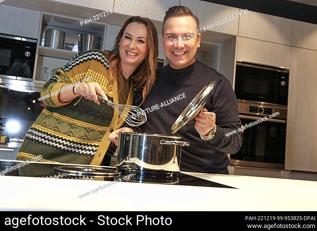 PRODUCTION - 05 December 2022, Berlin: Star chef Tim Raue and his wife Katharina at a press event on the occasion of the new RTL season of ""Der...