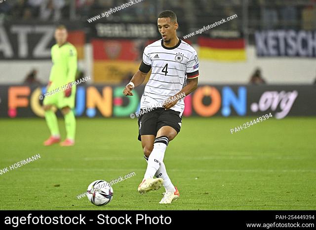 Thilo KEHRER (GER), action, single action, single image, cut out, whole body shot, whole figure. Soccer Laenderspiel, World Cup Qualification Group J matchday 4