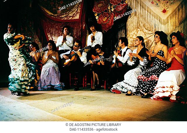 Flamenco group in gypsy dresses, Chinitas cafe, Madrid, Spain