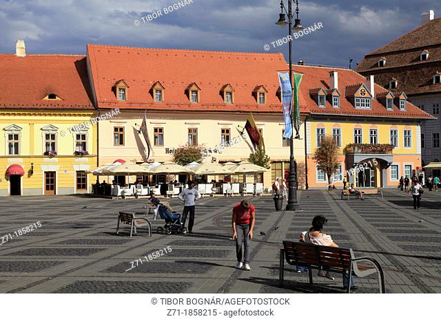 Romania, Sibiu, Piata Mare, street scene