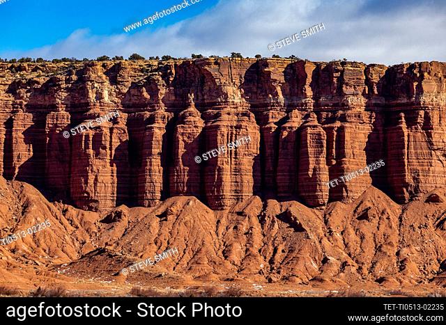 USA, Utah, Escalante, Sandstone cliffs in Grand Staircase-Escalante National Monument