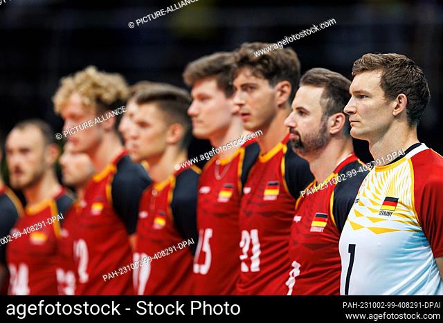 01 October 2023, Brazil, Rio de Janeiro: Volleyball, Men: Olympic Qualification, Group A, Cuba - Germany. The German team stands together